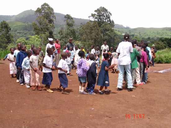Remise des prix aux enfants de l'école publique de batack 2007